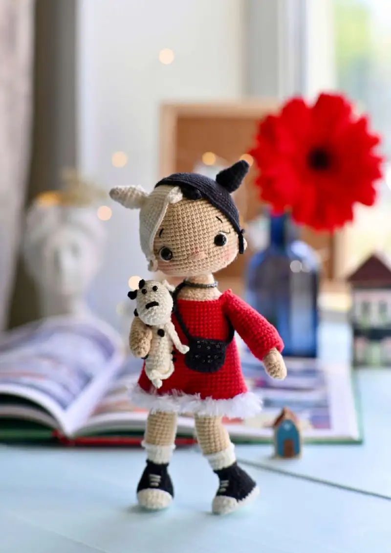 Free Intermediate crochet pattern: Cruella Doll Amigurumi Pattern - Easy to follow tutorial