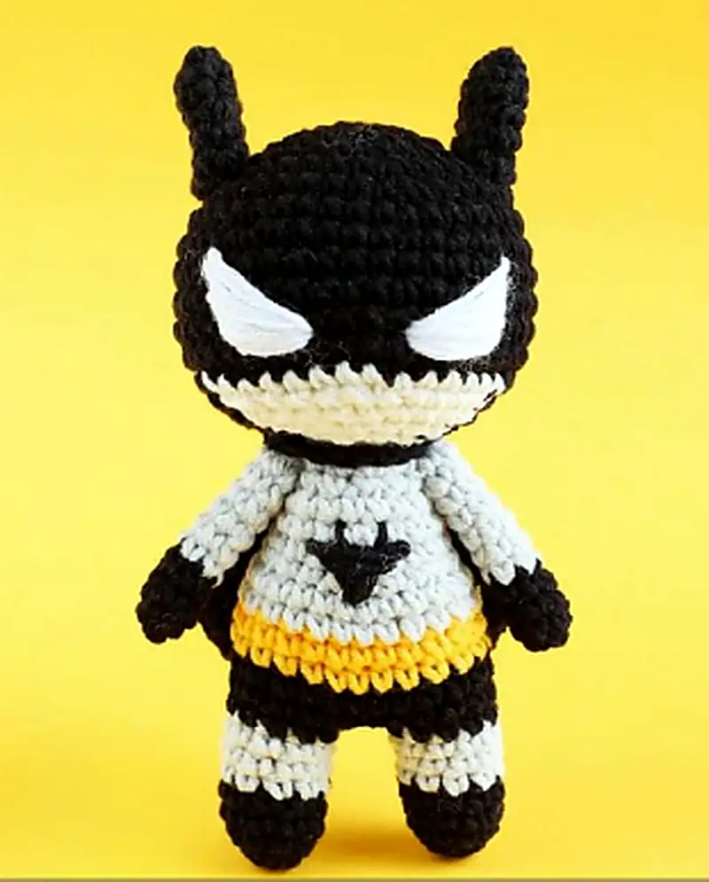 Free Intermediate crochet pattern: Mini Batman Amigurumi Pattern - Easy to follow tutorial