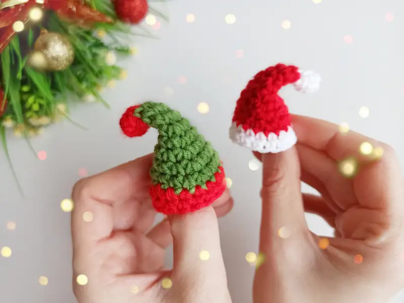 Free Beginner Friendly crochet pattern: Mini Christmas Hat Pattern - Easy to follow tutorial