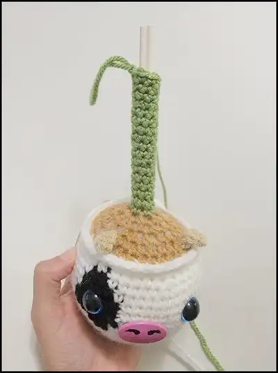 Planter Crochet Amigurumi Pattern step 1 - construction progress