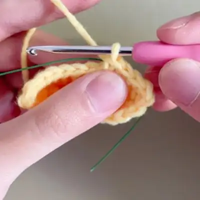 Mini Flower Basket Amigurumi Pattern step 4 - final assembly and finishing