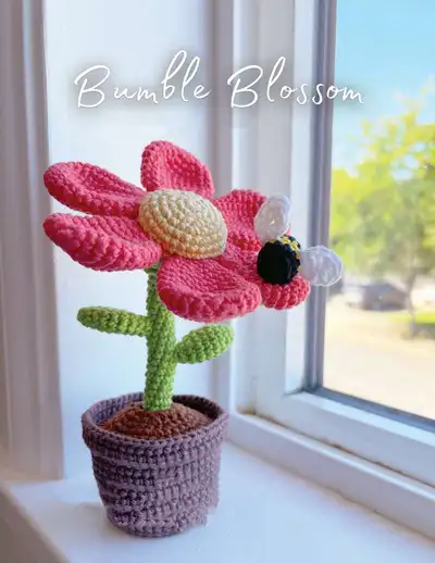 Flower Bookmark Crochet Pattern step 1 - construction progress