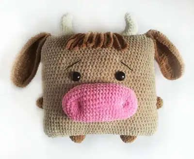 Pillow-bull Amigurumi Pattern step 1 - construction progress