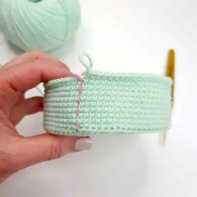 Spring Teapot House Amigurumi Pattern step 4 - final assembly and finishing