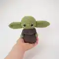Baby Alien Amigurumi Pattern step 4 - final assembly and finishing