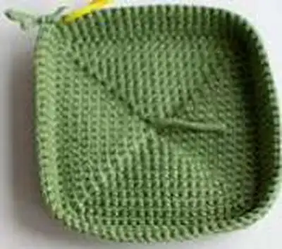 Big Houses Amigurumi Pattern step 4 - final assembly and finishing