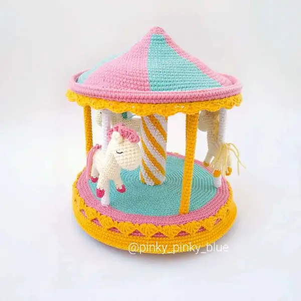 Merry-go-round Amigurumi Pattern