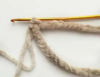 Pillow-bull Amigurumi Pattern step 4 - final assembly and finishing