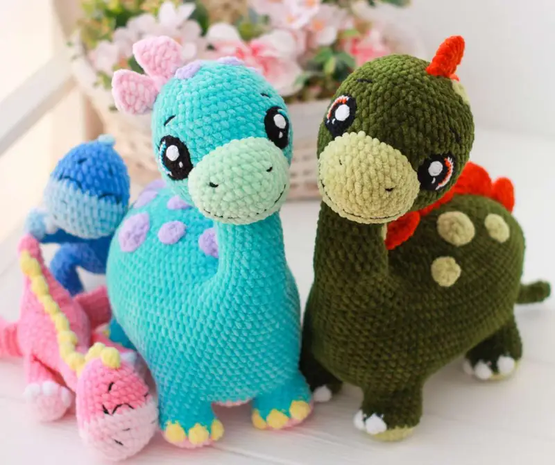 Free Intermediate crochet pattern: Dino Family Amigurumi Pattern - Easy to follow tutorial