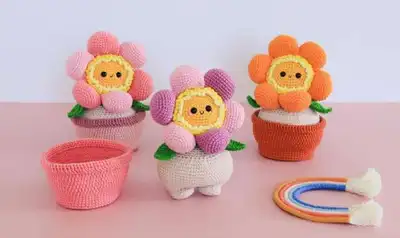 Little Floweret Amigurumi Pattern step 2 - assembly progress