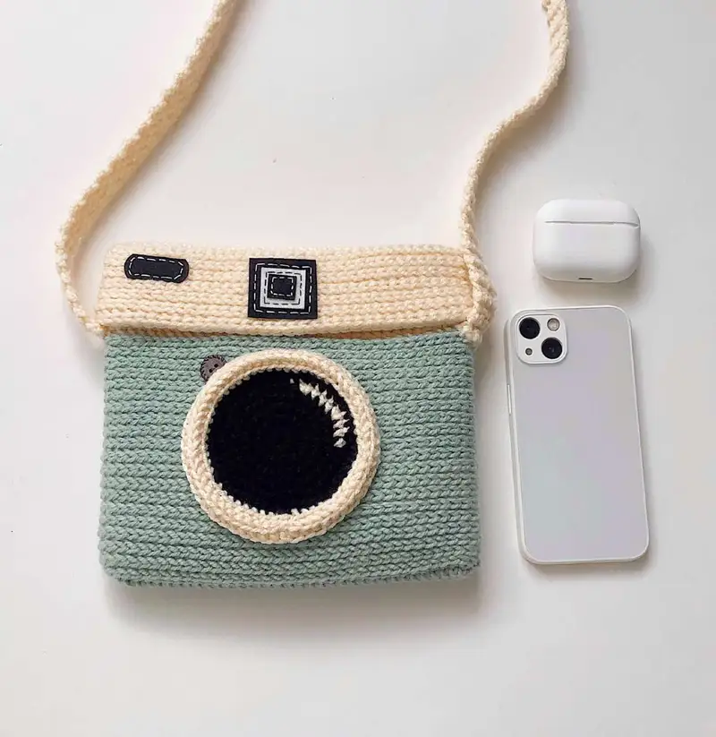 Free Intermediate crochet pattern: The Camera Crochet Bag & Purse Pattern - Easy to follow tutorial