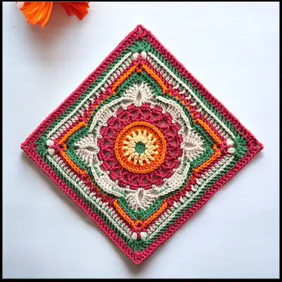 Pinwheel Square Pattern step 3 - details and accessories