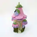 Floral Fairy House Amigurumi Pattern step 1 - construction progress